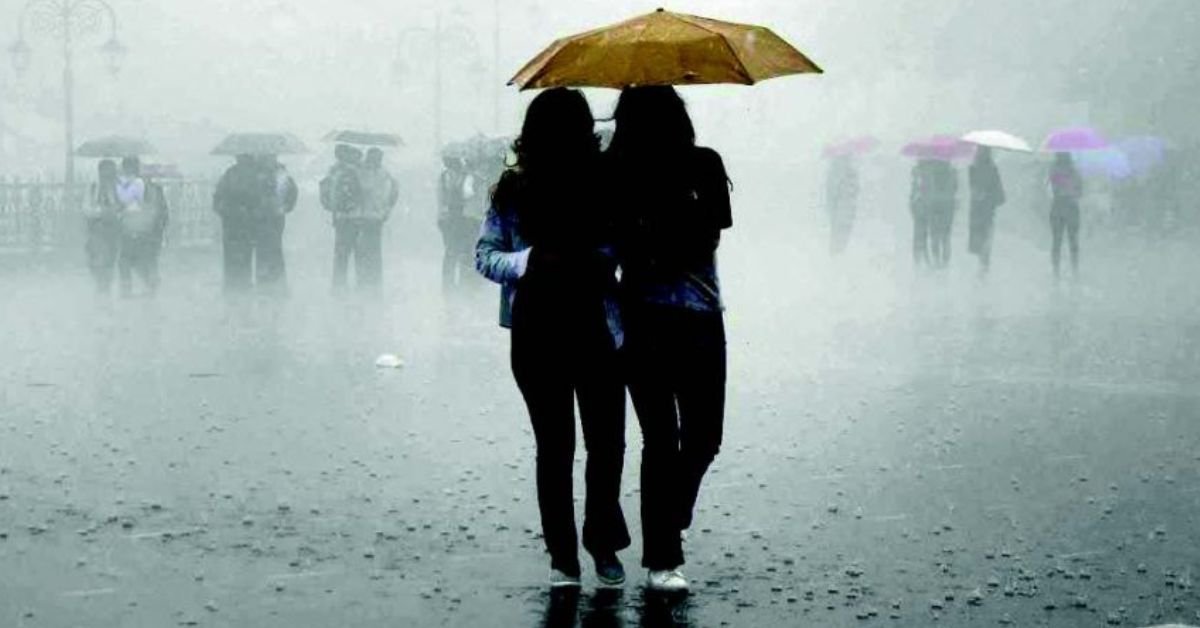 Chance of moderate to heavy rain in these regions today