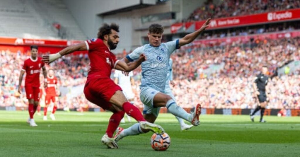 Liverpool move to the top of the English Premier League with a win over Warnmouth