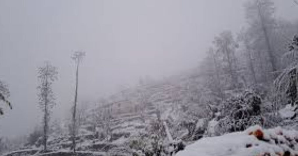 A westerly low pressure system will bring a chance of flurries snow and rain across the country