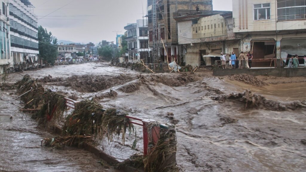 mingora pakistan flood 8lu4e5idgq1952122001761990823